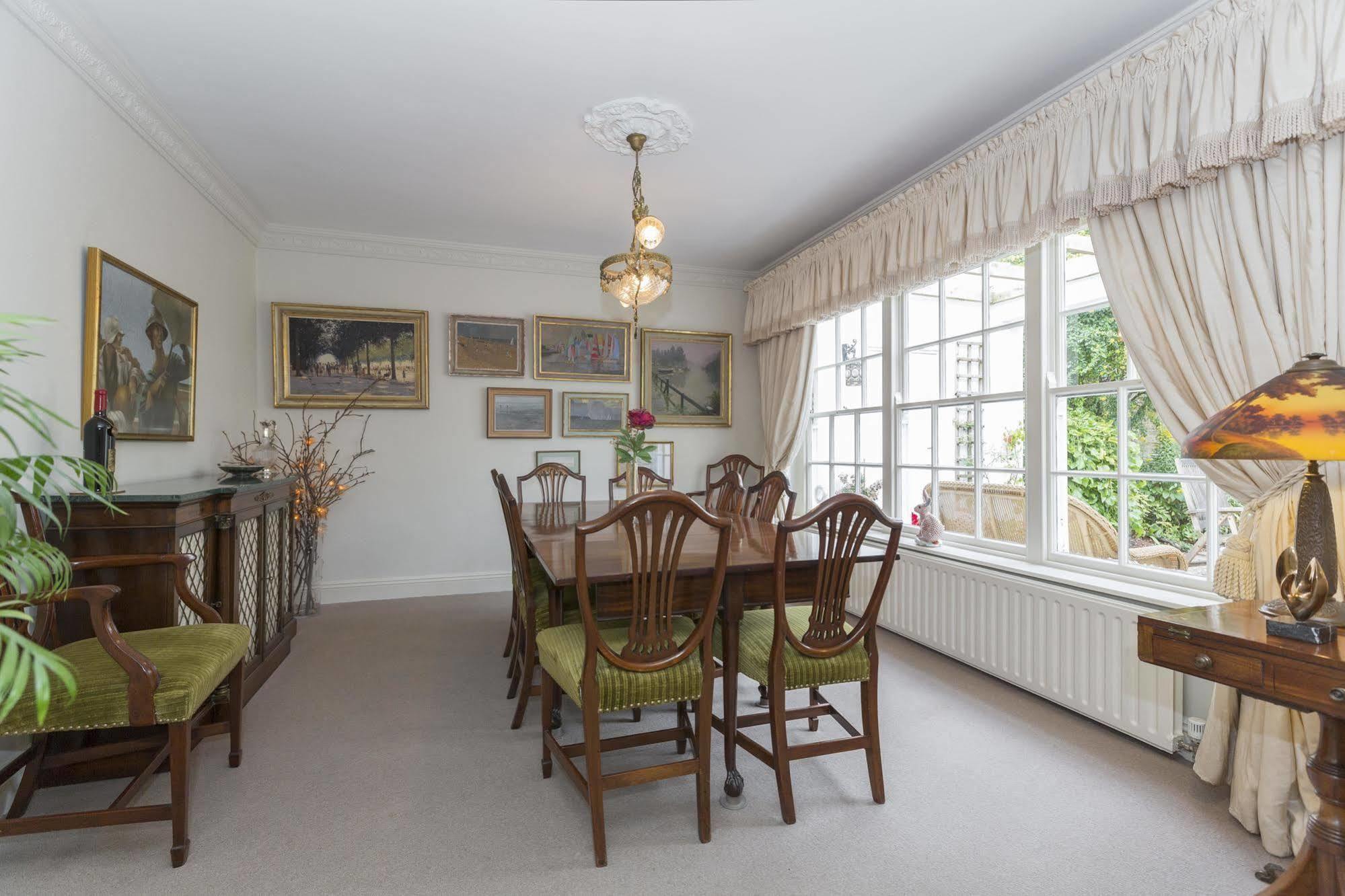 Onefinestay - Chiswick Hotel